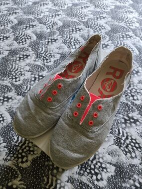 Roxy Gray Slip-On Flat Sneakers with Neon Pink Accents